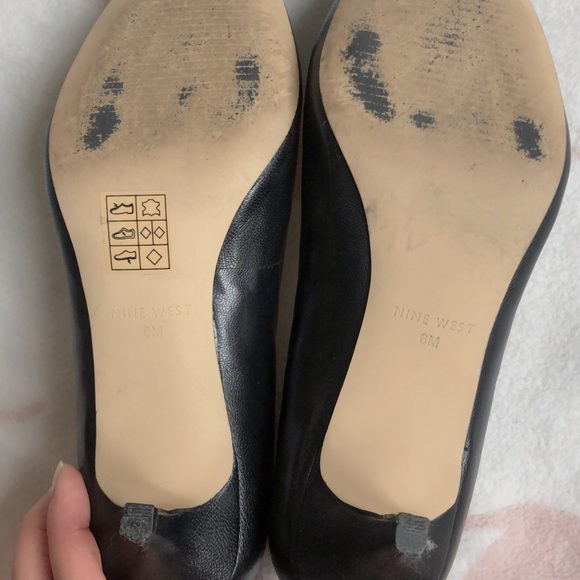 Nine West Pump, black, lamb skin, US6 - Picture 6 of 7